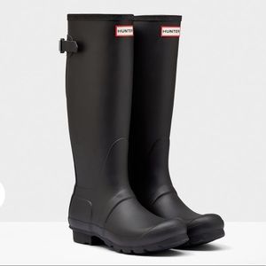 Matte Black Tall Hunter Boots 🖤